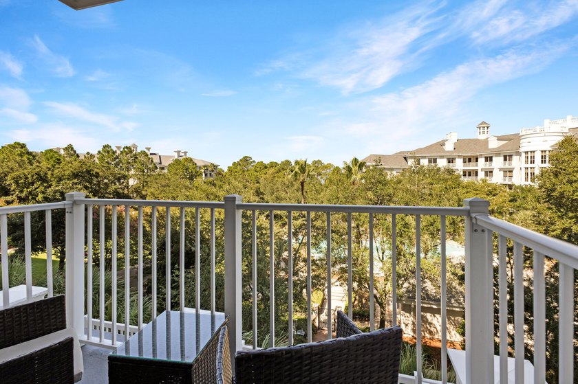 Experience resort living in this beautifully appointed studio - photo 2