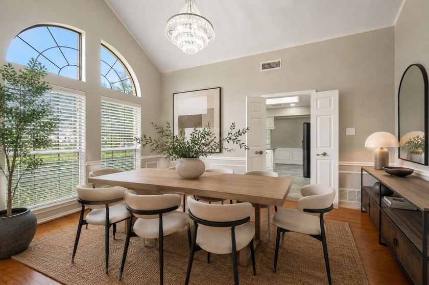 Welcome home to this beautiful 4 bedroom, 3 bathroom 1 story - photo 5