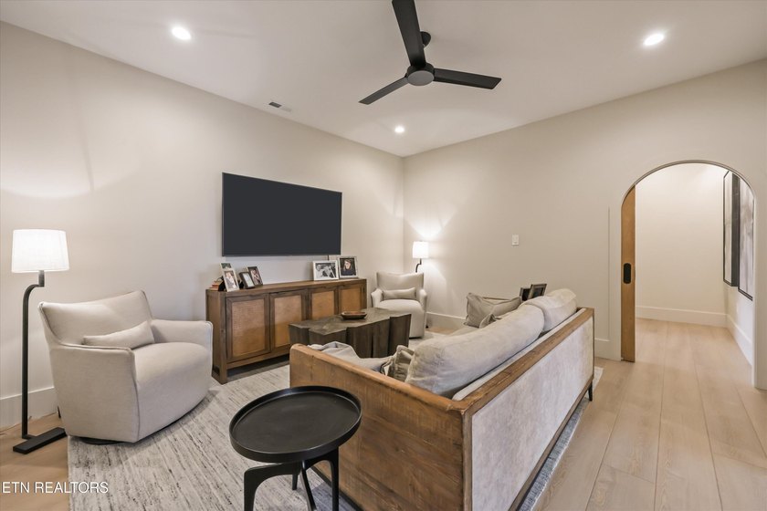 Featured in the Parade of Homes, this extraordinary 4 bed, 6 - photo 39