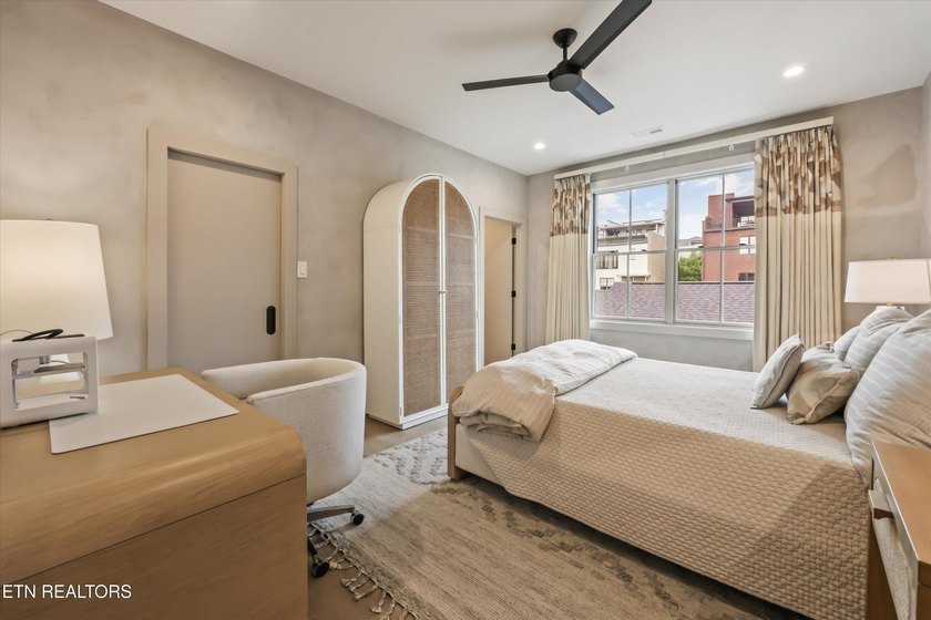Featured in the Parade of Homes, this extraordinary 4 bed, 6 - photo 40