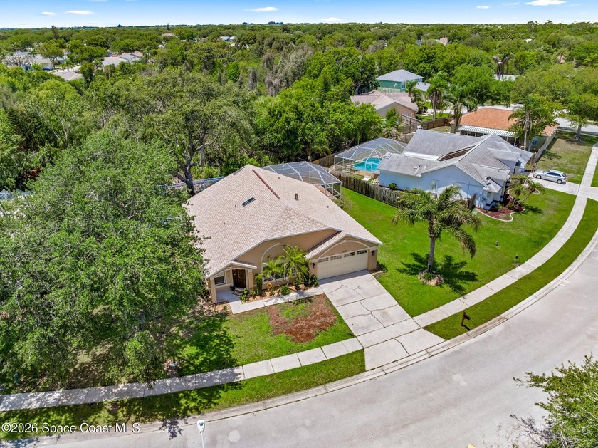 THIS IS A MUST SEE! Extremely Well-Maintained 3 Bed / 2 Bath - photo 41