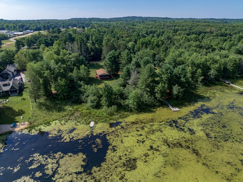 Escape to this charming Lake Front cabin, nestled on 1.7 acres - photo 44