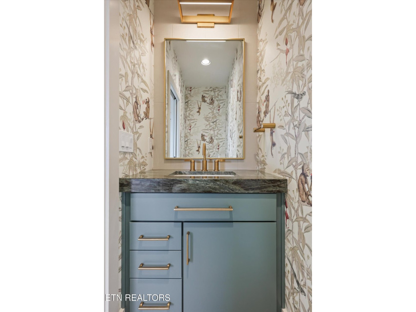 Featured in the Parade of Homes, this extraordinary 4 bed, 6 - photo 47