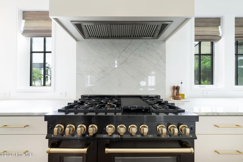 Built in 2024 and designed by acclaimed Allison Ramsey - photo 13