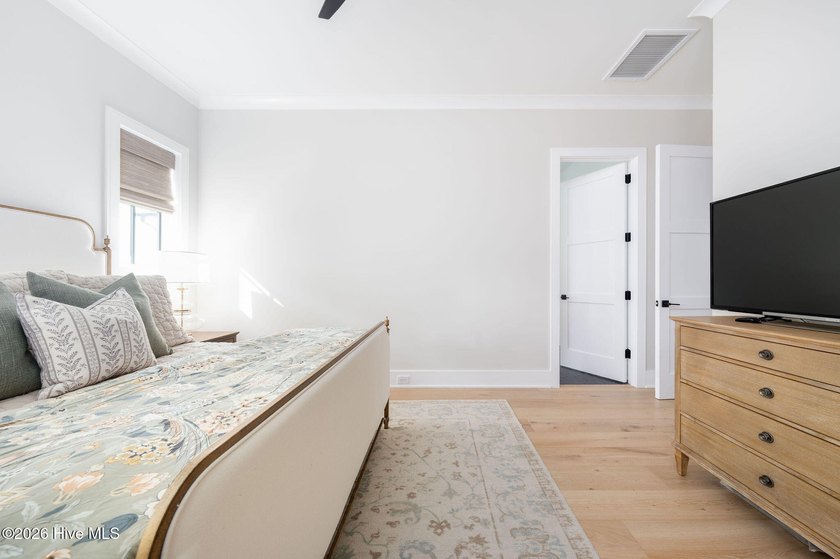 Built in 2024 and designed by acclaimed Allison Ramsey - photo 18