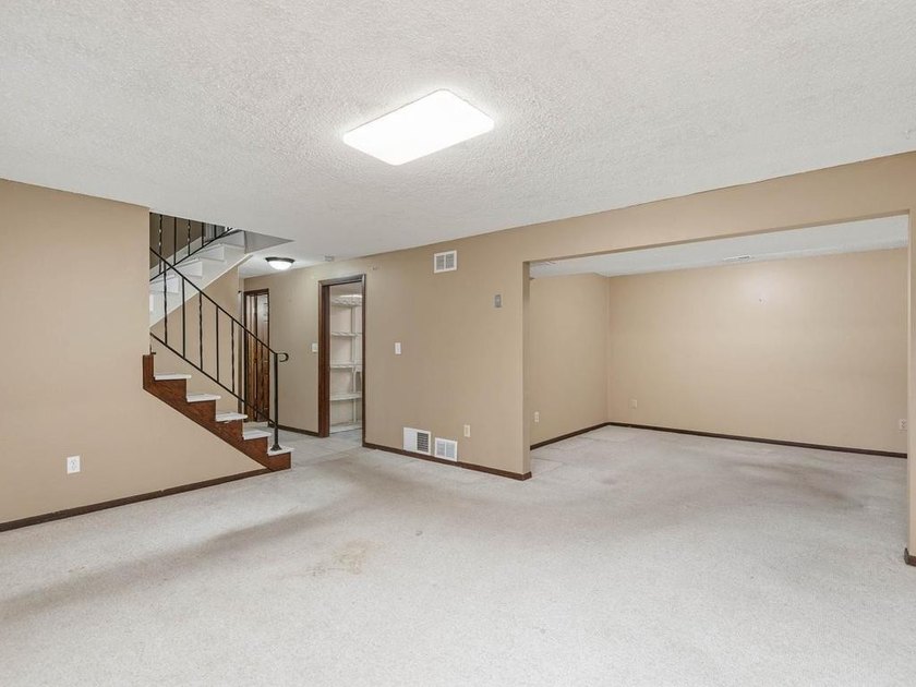 Welcome to this Plymouth split-entry located in the Wayzata - photo 20