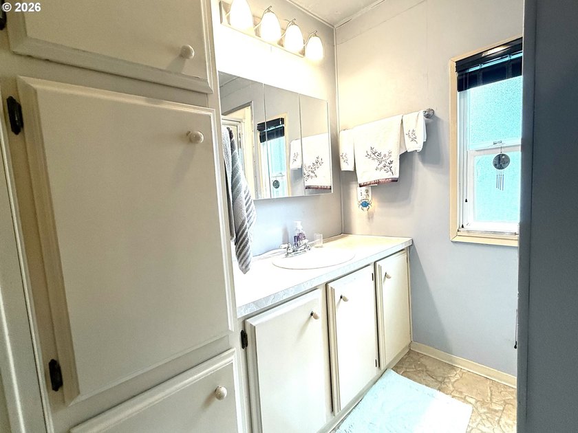 Welcome to coastal living at its finest in Bayview Mobile Home - photo 24