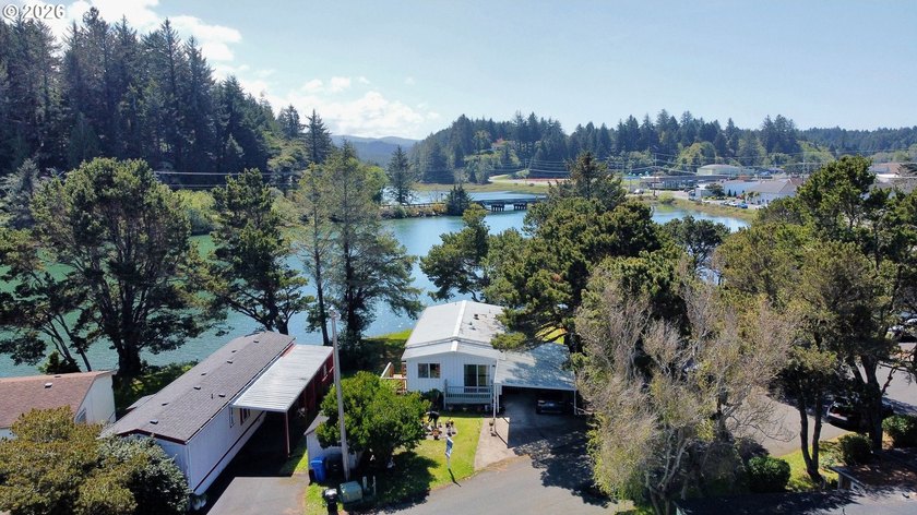 Welcome to coastal living at its finest in Bayview Mobile Home - photo 34
