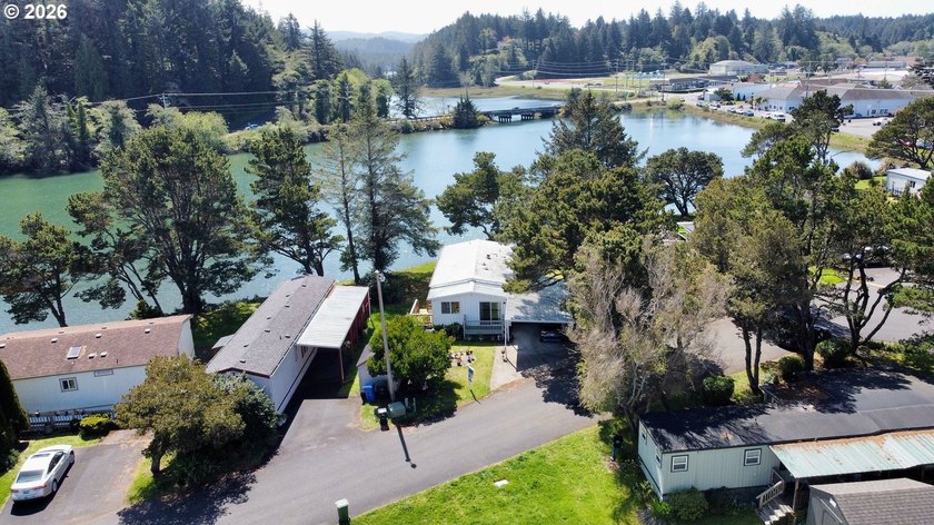 Welcome to coastal living at its finest in Bayview Mobile Home - photo 35