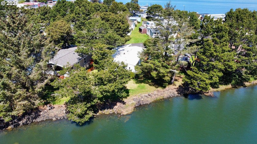 Welcome to coastal living at its finest in Bayview Mobile Home - photo 40