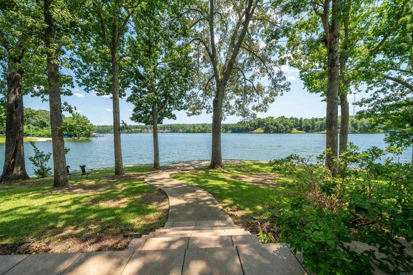 300+ ft of Waterfront on Lake Hamilton! Rare point lot, gated - photo 42