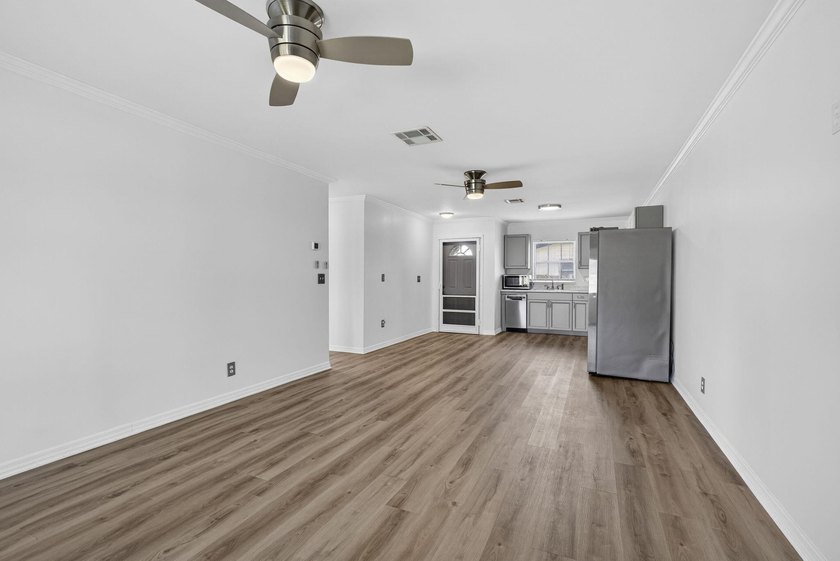 Beautifully renovated corner villa in desirable 55+ Ashley Drive - photo 12