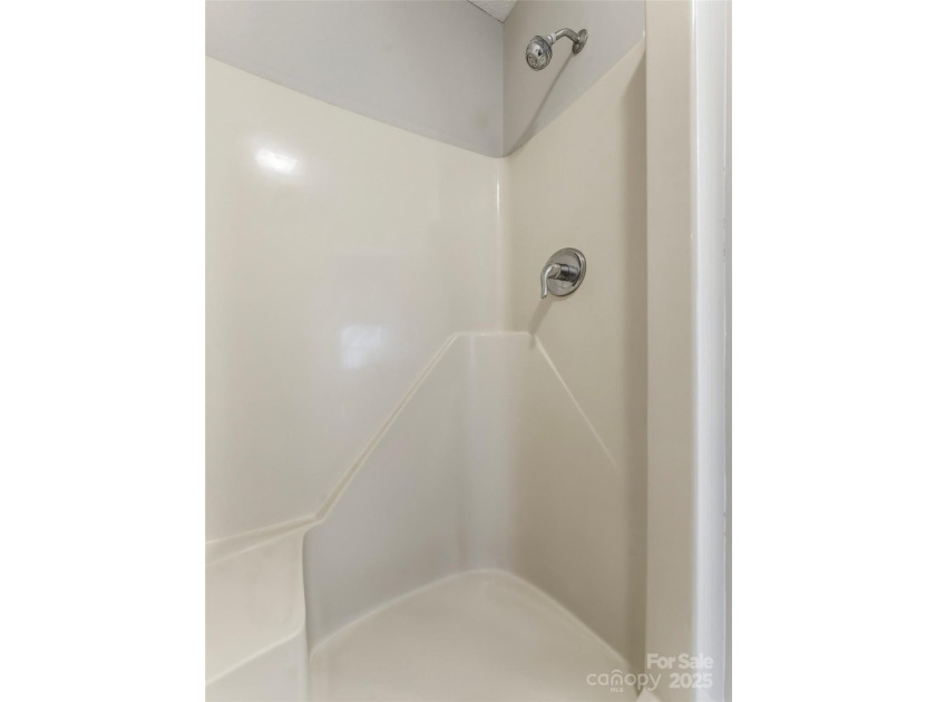 Move right into this beautifully updated end-unit upper-level - photo 15