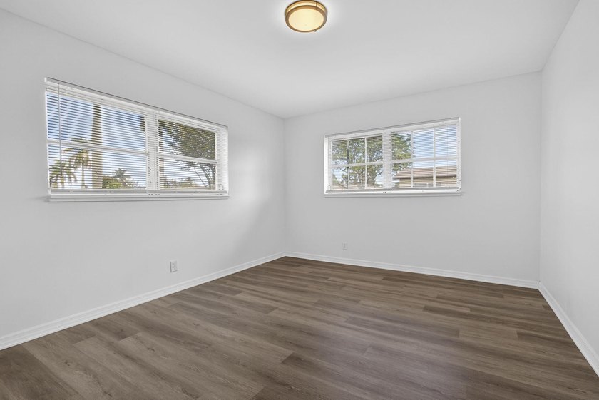 Beautifully renovated corner villa in desirable 55+ Ashley Drive - photo 17