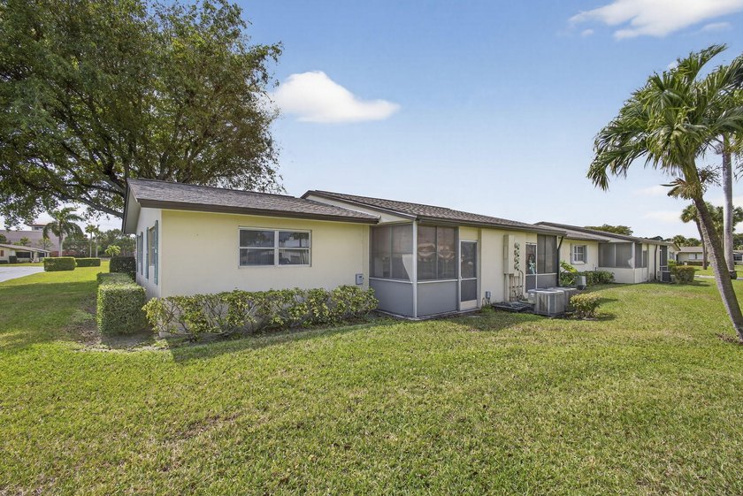 Beautifully renovated corner villa in desirable 55+ Ashley Drive - photo 25