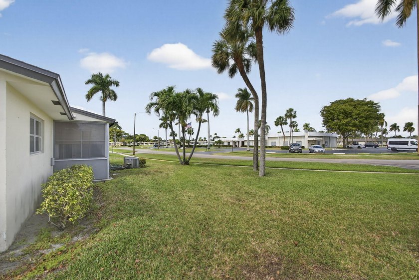 Beautifully renovated corner villa in desirable 55+ Ashley Drive - photo 26
