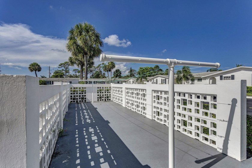 Beautifully renovated corner villa in desirable 55+ Ashley Drive - photo 34
