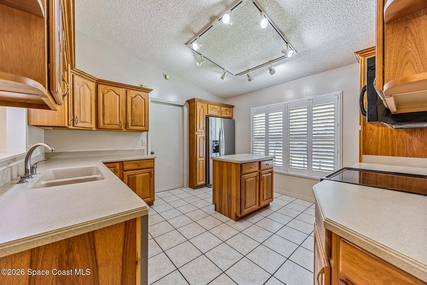 Price Improvement to $330,000! Seller is also offering a - photo 29