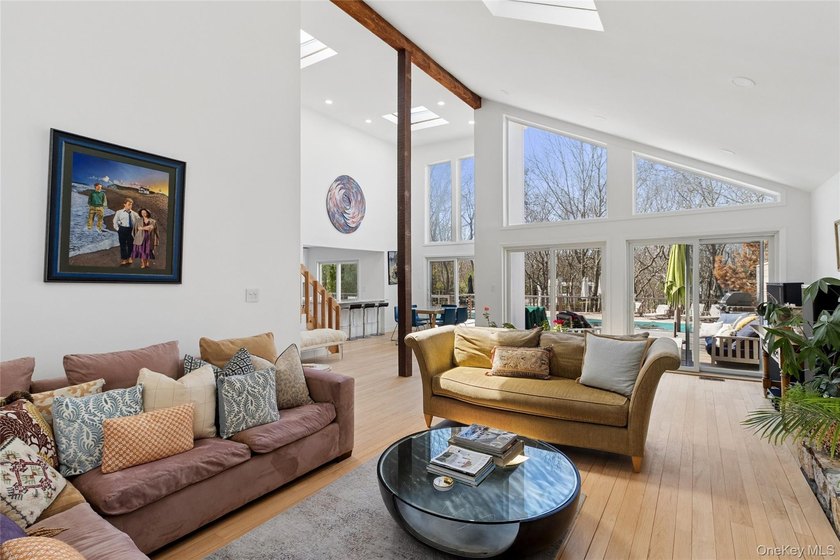 Turnkey Modern Retreat in East Hampton's Northwest Woods - photo 9