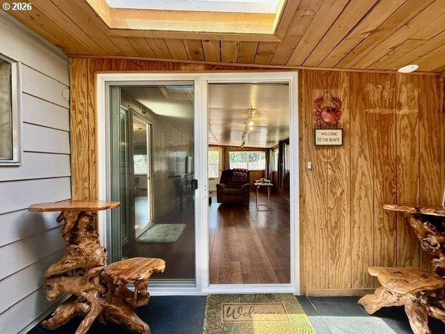 Welcome to this well-maintained 1,410-square-foot home nestled - photo 11