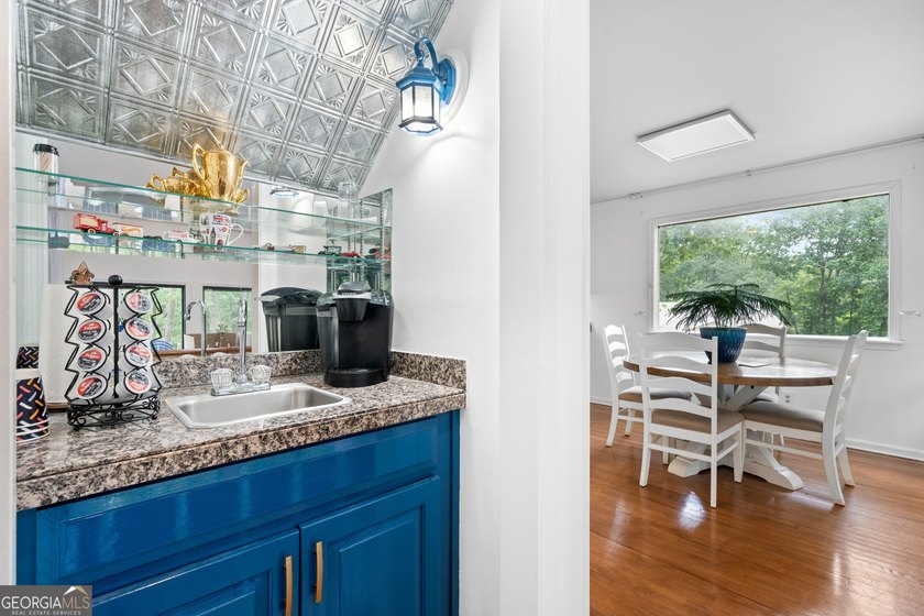 Set along the shores of Lake Lanier, this thoughtfully designed - photo 29