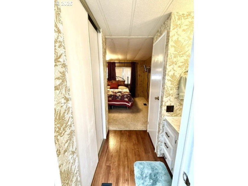 Welcome to this well-maintained 1,410-square-foot home nestled - photo 33