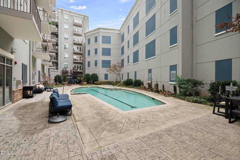 Incredible 6th floor home in the highly desirable 222 Glenwood! - photo 37