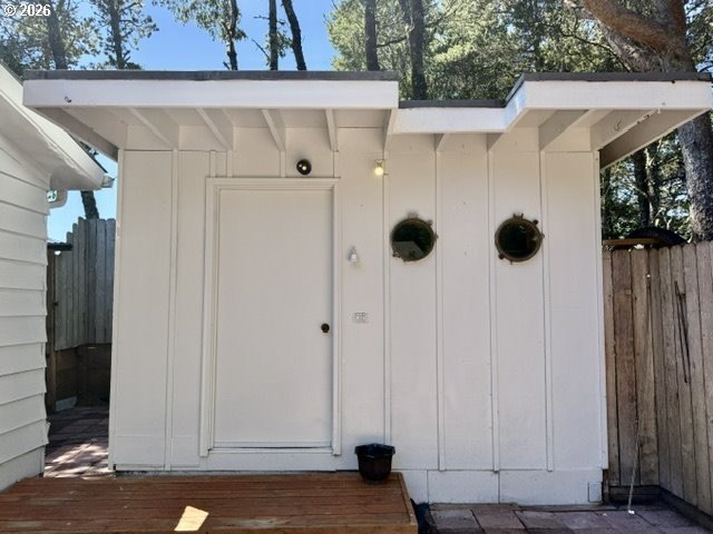 Welcome to this well-maintained 1,410-square-foot home nestled - photo 42