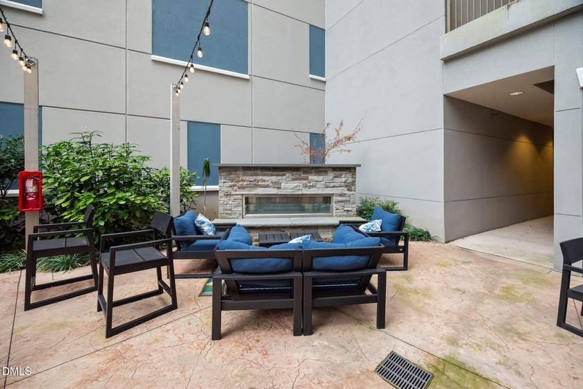 Incredible 6th floor home in the highly desirable 222 Glenwood! - photo 43