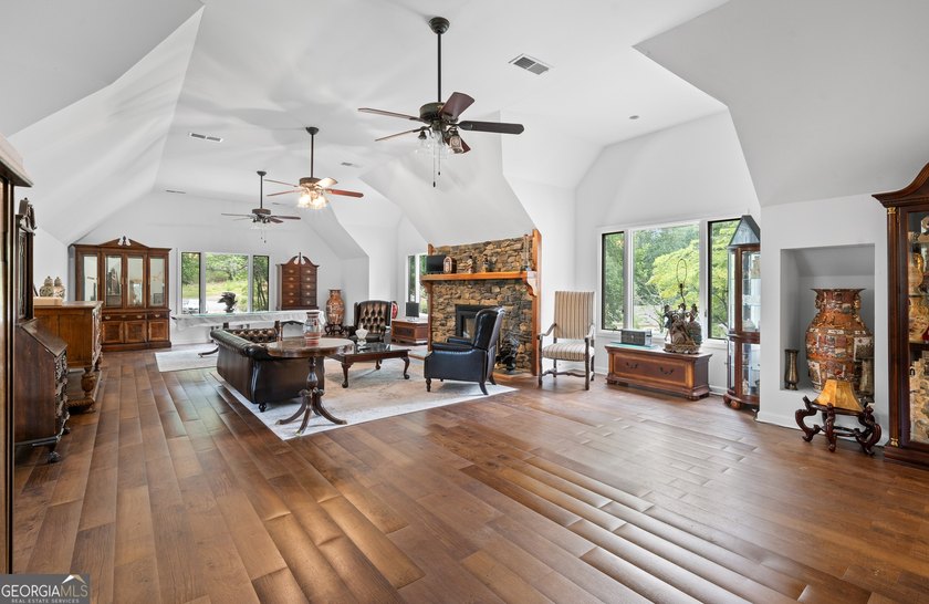 Set along the shores of Lake Lanier, this thoughtfully designed - photo 45