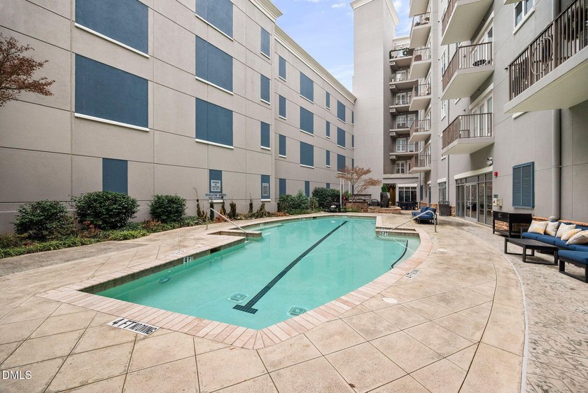 Incredible 6th floor home in the highly desirable 222 Glenwood! - photo 45