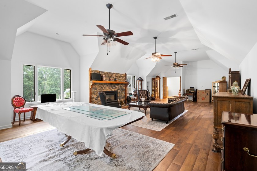 Set along the shores of Lake Lanier, this thoughtfully designed - photo 47