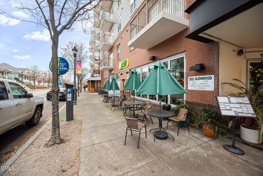Incredible 6th floor home in the highly desirable 222 Glenwood! - photo 48