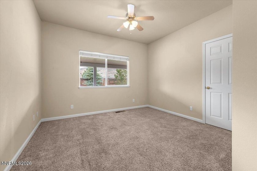 Great 3 bed,2 bath with views of the mountains and open area. It - photo 15