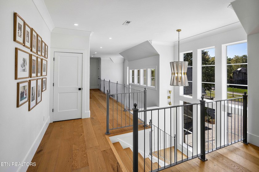 Every detail has been considered in this lakefront estate in - photo 16