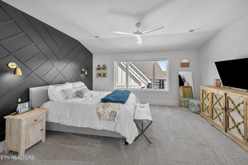 Every detail has been considered in this lakefront estate in - photo 17