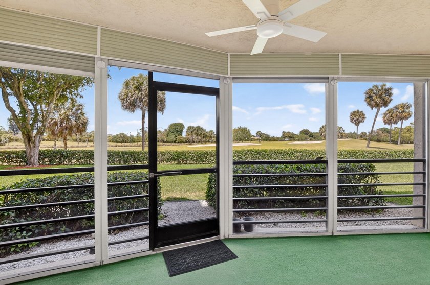 Beautifully updated corner unit in sought-after Boca Barwood! - photo 33
