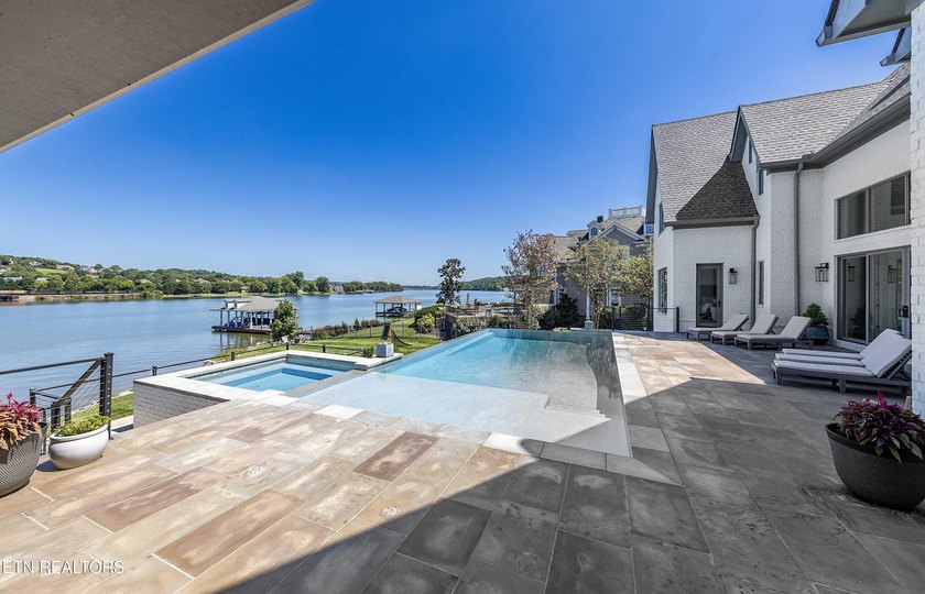Every detail has been considered in this lakefront estate in - photo 38