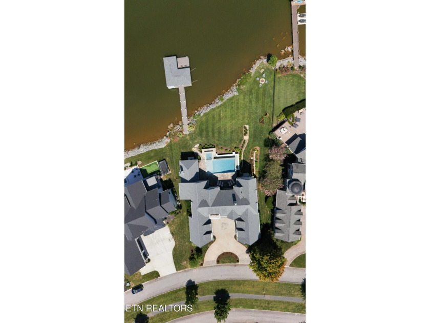 Every detail has been considered in this lakefront estate in - photo 43