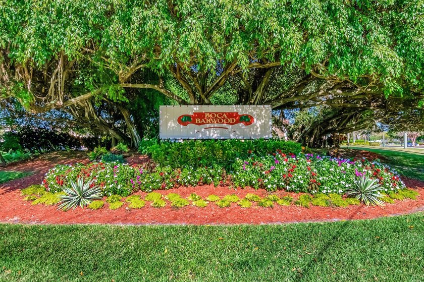 Beautifully updated corner unit in sought-after Boca Barwood! - photo 43