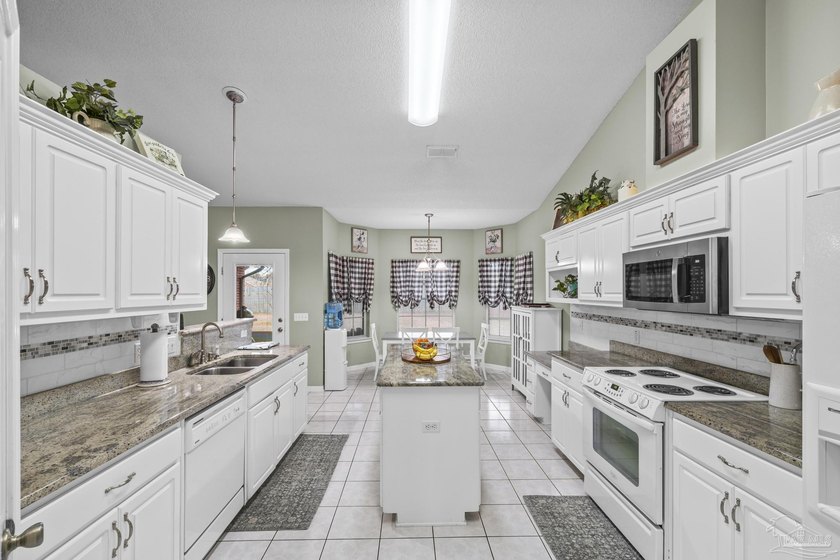 Well-Maintained, all brick 3-bedroom, 2-bath home with an - photo 18
