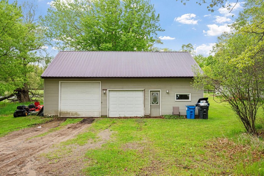 Enjoy private, peaceful one-level living just a short walk from - photo 5