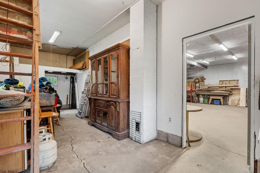 Enjoy private, peaceful one-level living just a short walk from - photo 7