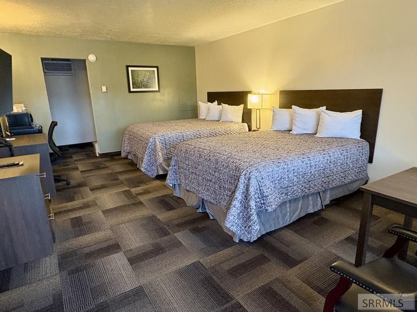 Discover a rare investment opportunity with the Clover Creek Inn - photo 10