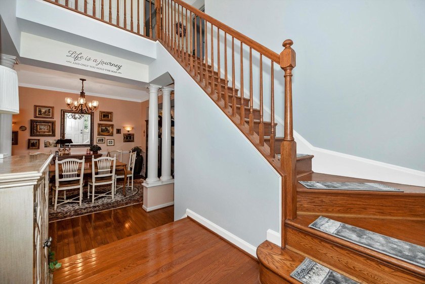 This beautifully updated end-unit Colonial townhouse in the Mill - photo 3