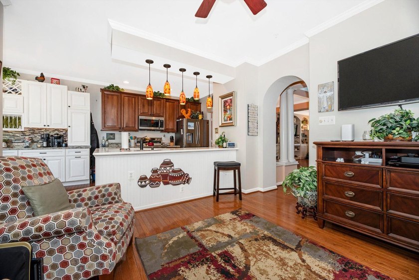 This beautifully updated end-unit Colonial townhouse in the Mill - photo 9