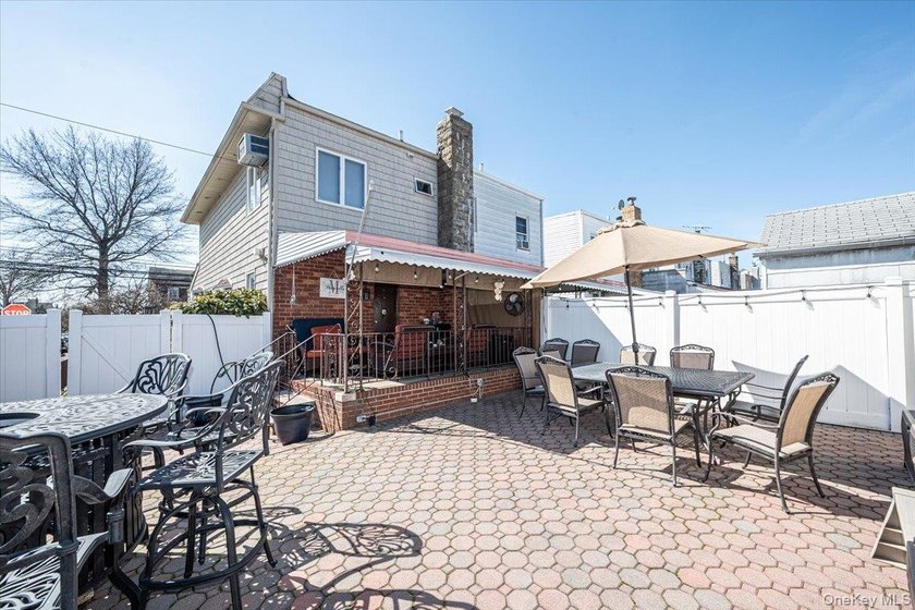 Welcome to this beautifully maintained 2-bedroom, 1.5-bath home - photo 6