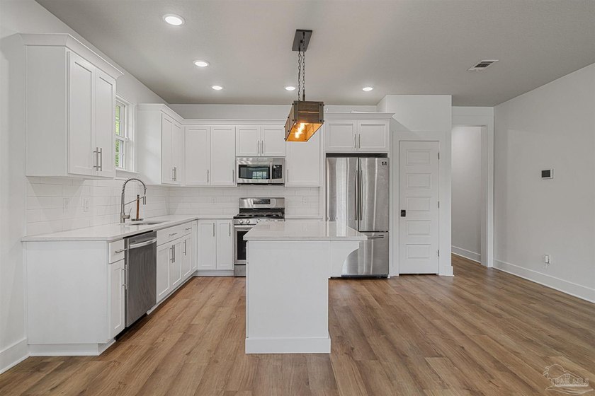SELLER SAYS - THIS MUST GO! Now priced BELOW comps &amp; ideally - photo 6