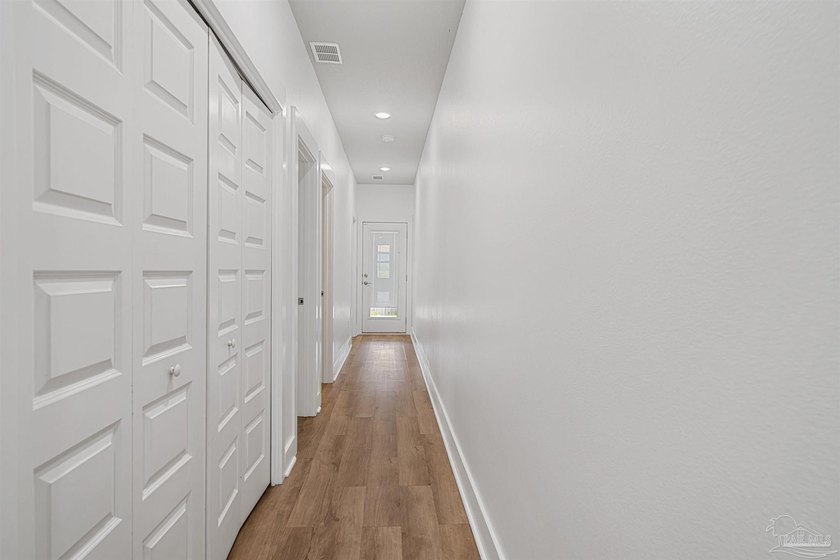 SELLER SAYS - THIS MUST GO! Now priced BELOW comps &amp; ideally - photo 9