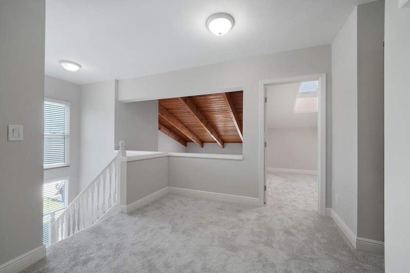 A rare opportunity to own this prime East Boca duplex. Brand new - photo 17